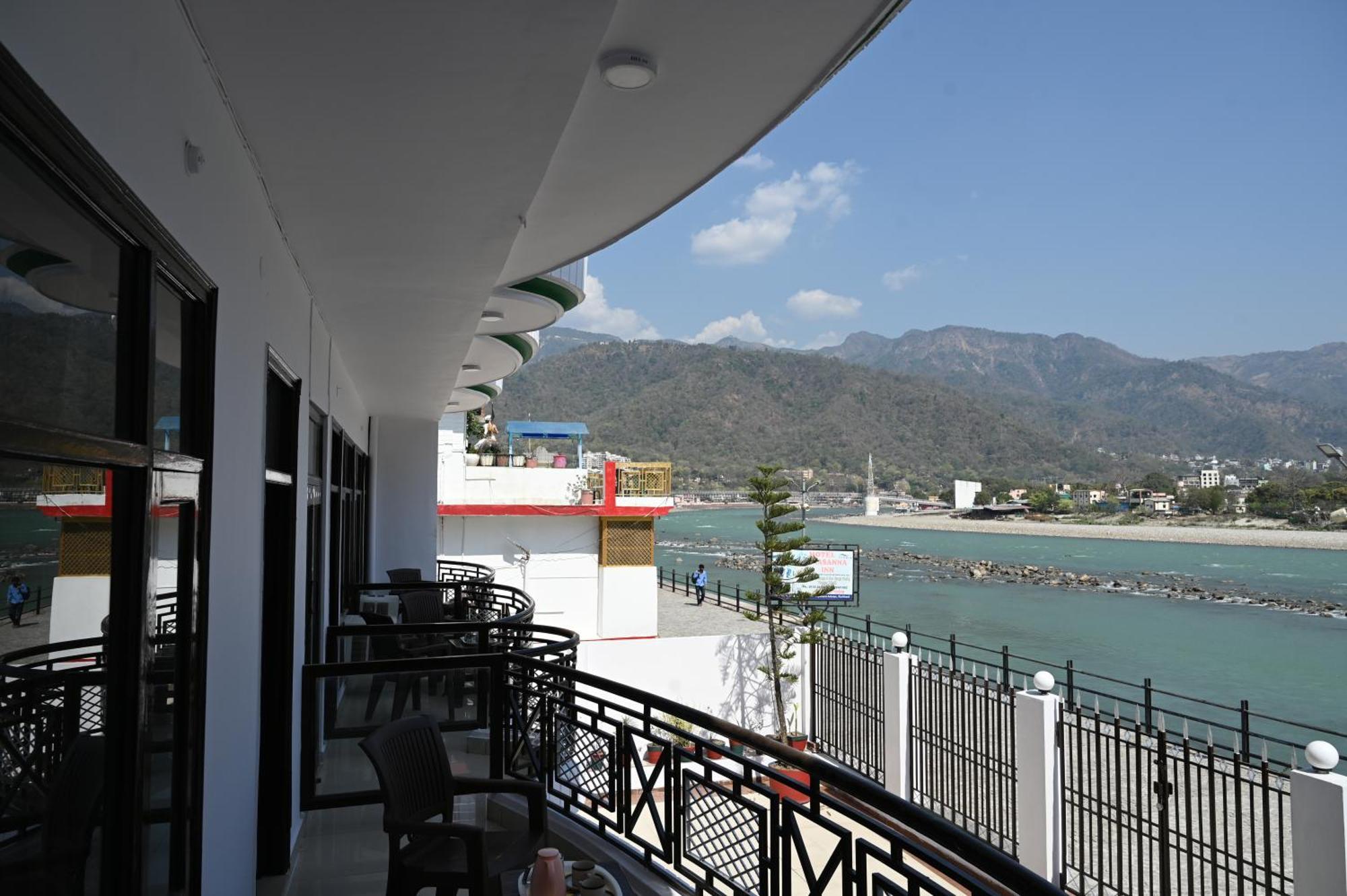 Hotel Prasanna Inn Rishīkesh Dış mekan fotoğraf